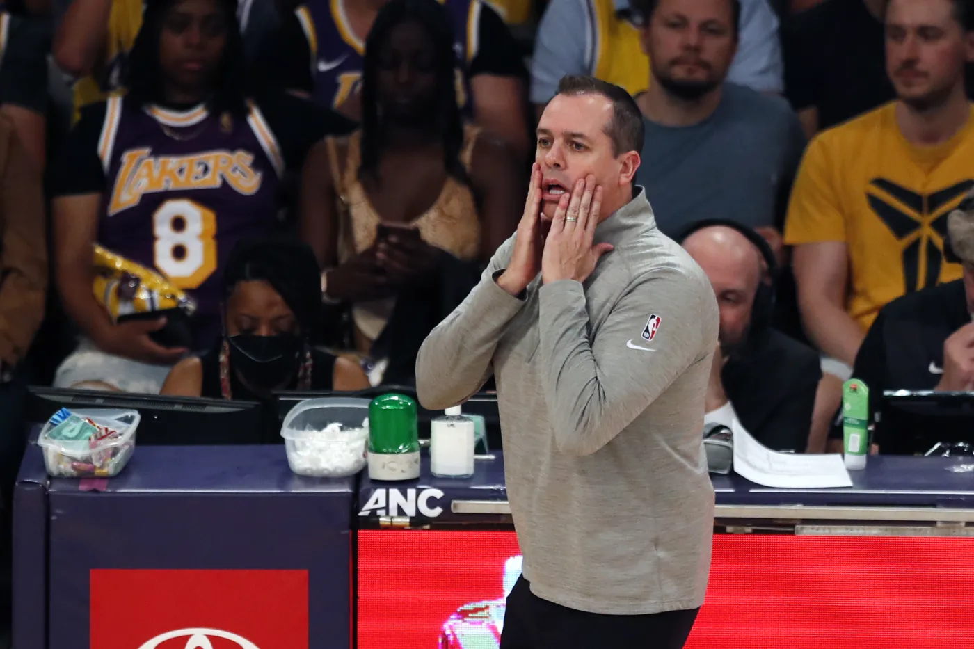 Frank Vogel straci  pracę w Los Angeles Lakers. Jego dni są policzone