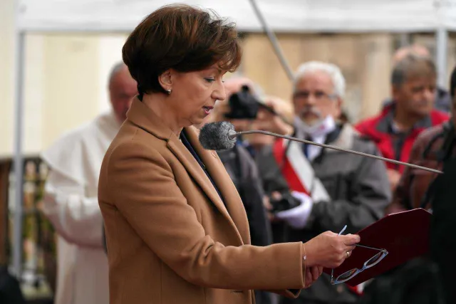 Maląg potwierdza doniesienia "DGP". "Płaca minimalna zostanie zwaloryzowana dwukrotnie"