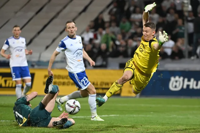 Stal strzeliła gola Legii bezpośrednio z rzutu rożnego [WIDEO]