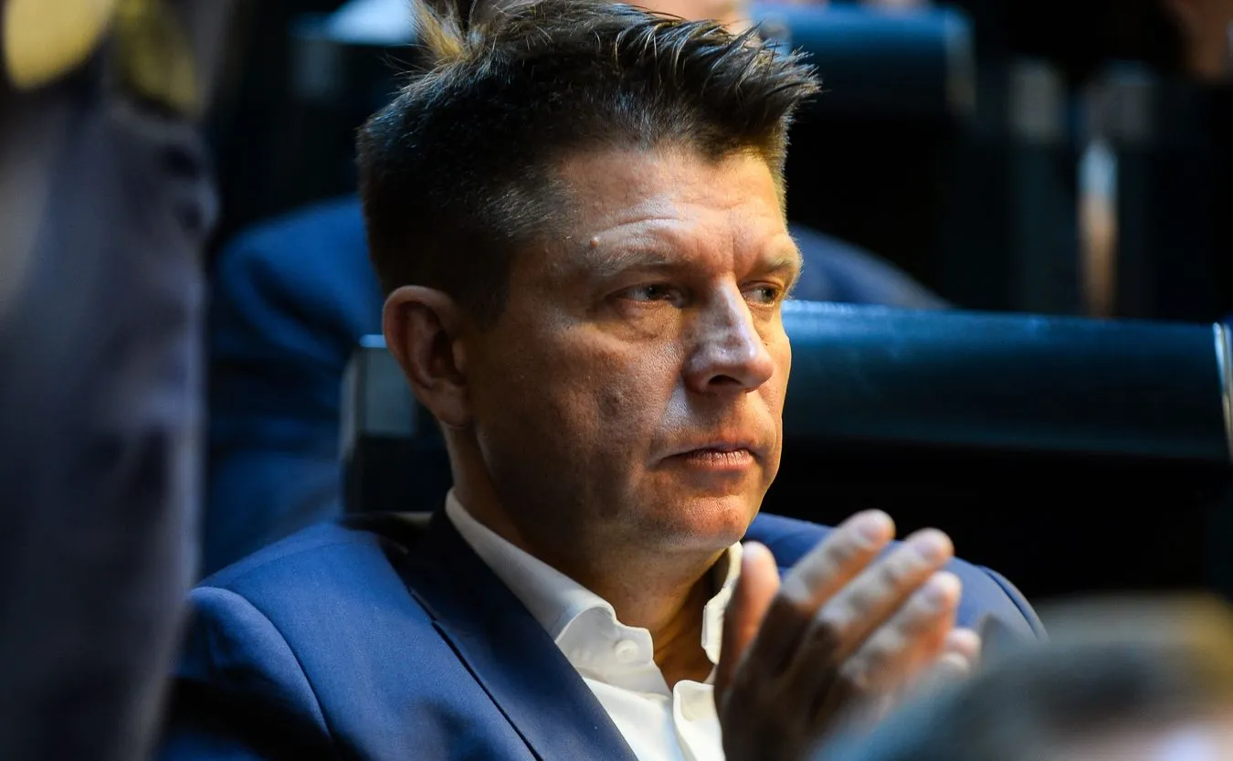Petru: Mamy Glapinflację. NBP zakręca kurek, premier odkręca. Nie leci z nami pilot