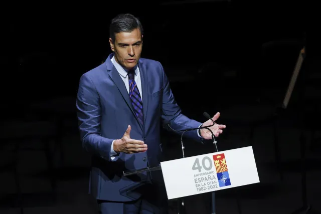 Hiszpania się zbroi. Sanchez nie chce "czekać z założonymi rękoma"