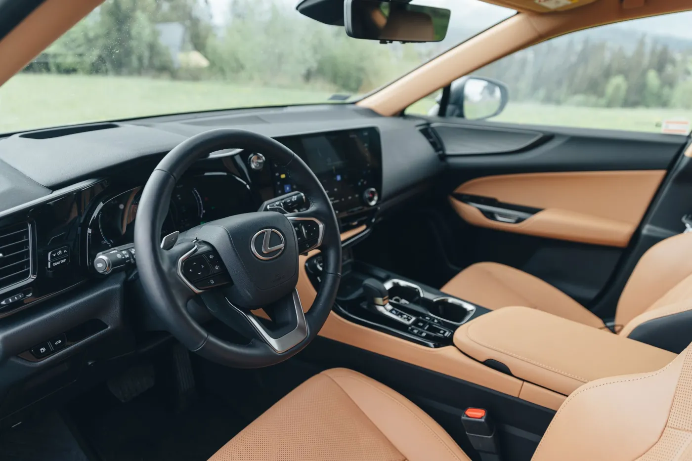 lexus-nx-450h-37499654.jpg
