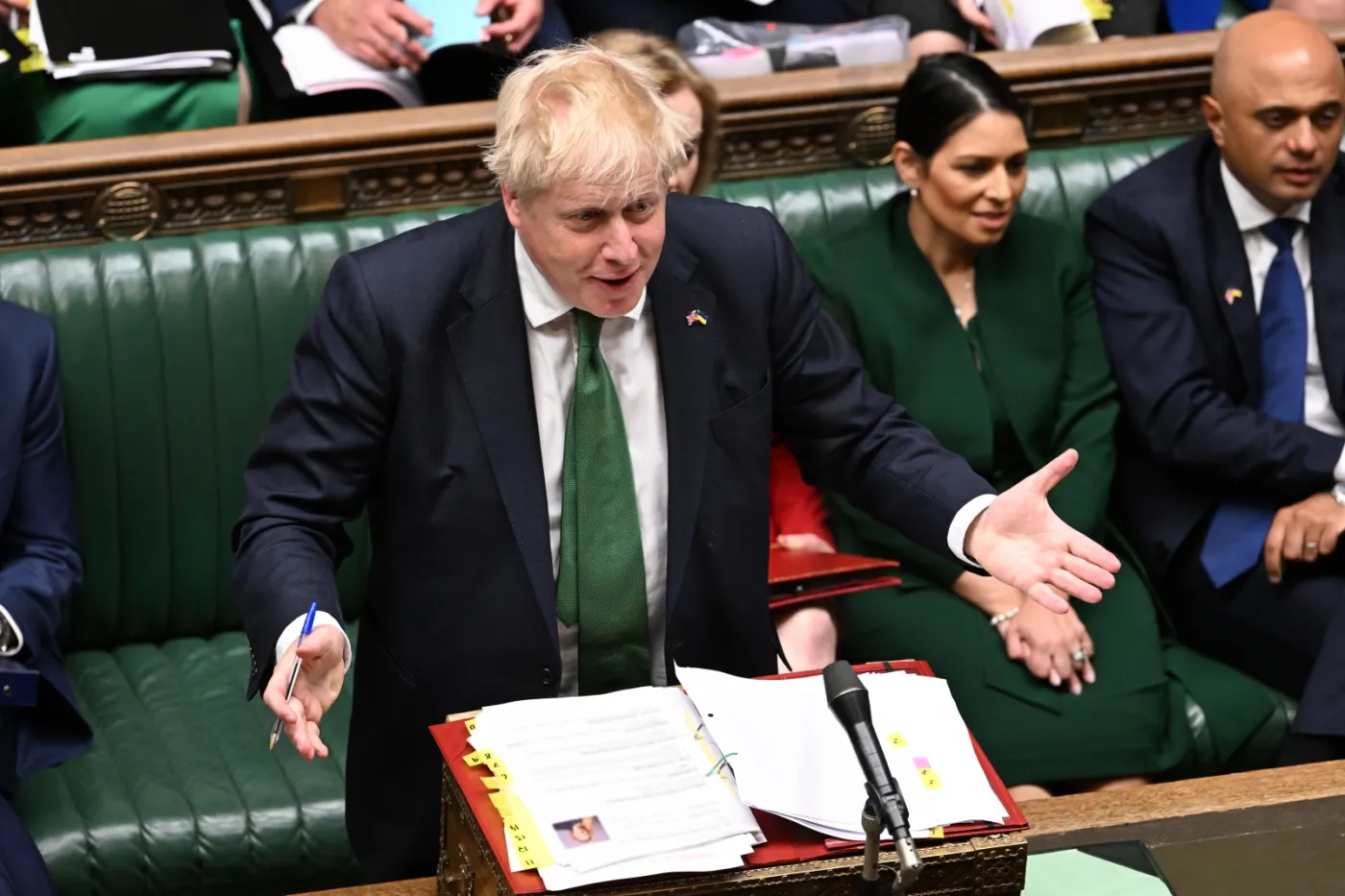 BoJo na wirażu. Boris Johnson tanio skóry nie sprzeda