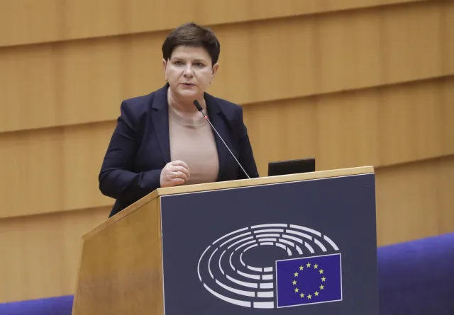 Burza wokół gazu i atomu. Szydło: PE dąży do ogólnoeuropejskiej katastrofy