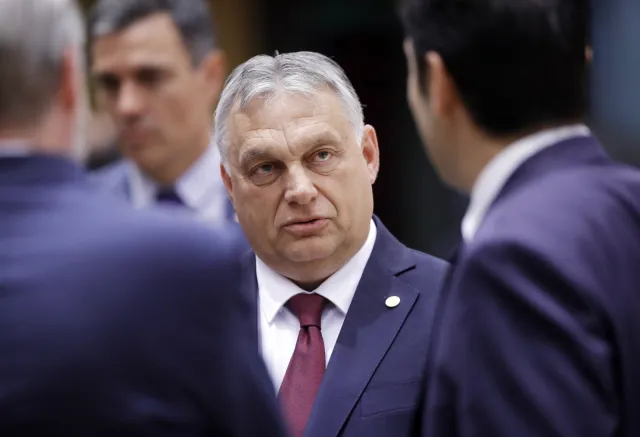 Doradca premiera Węgier: UE powinna przestać nakładać sankcje na Rosję