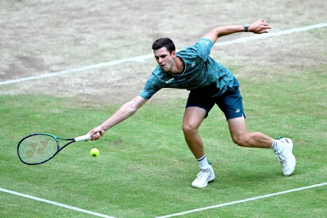 Hubert Hurkacz pokonał lidera rankingu ATP i wygrał turniej w Halle!