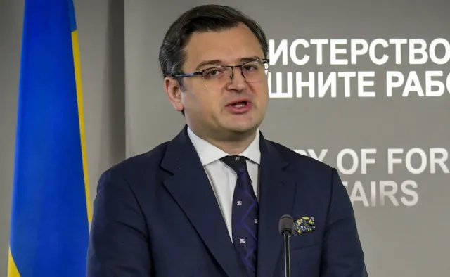 Kułeba ostrzega: Jeśli Białoruś dołączy do wojny...