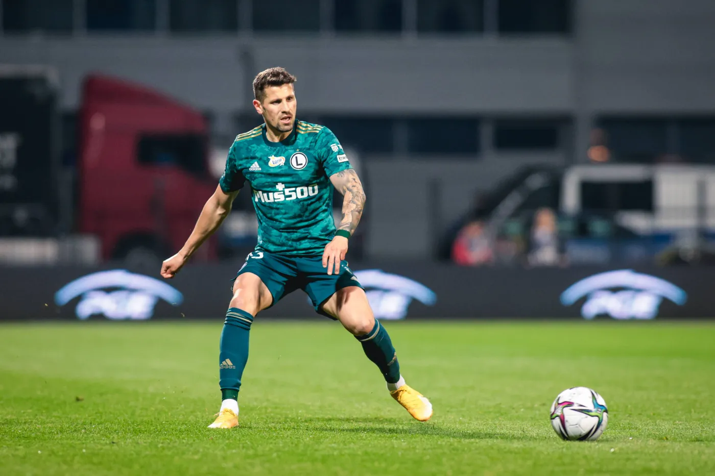 Legia Warszawa się zbroi. Paweł Wszołek wraca na Łazienkowską