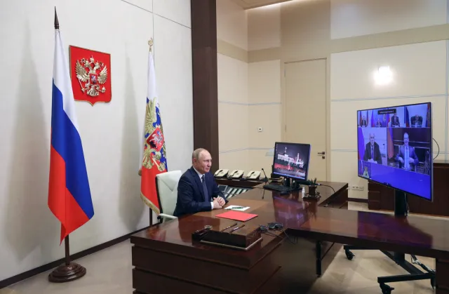 Putin skończy jak Mikołaj II? Oto cztery możliwe SCENARIUSZE