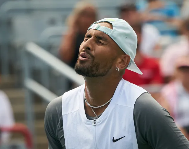 Kyrgios od 2 sierpnia miał tylko jeden dzień wolny. "Jem, śpię i gram"