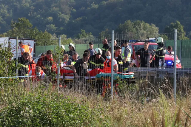Pierwsi ranni w wypadku autokaru wrócili do Polski. "Są pod specjalistyczną opieką"