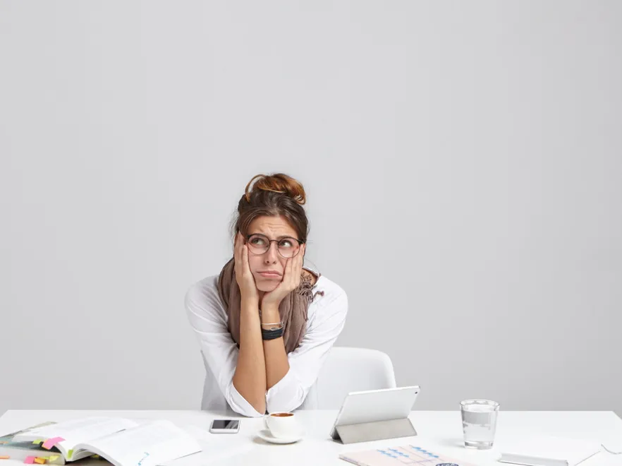 Stres pourlopowy daje konkretne objawy. Jak z nimi walczyć i kiedy poradzić się specjalisty?