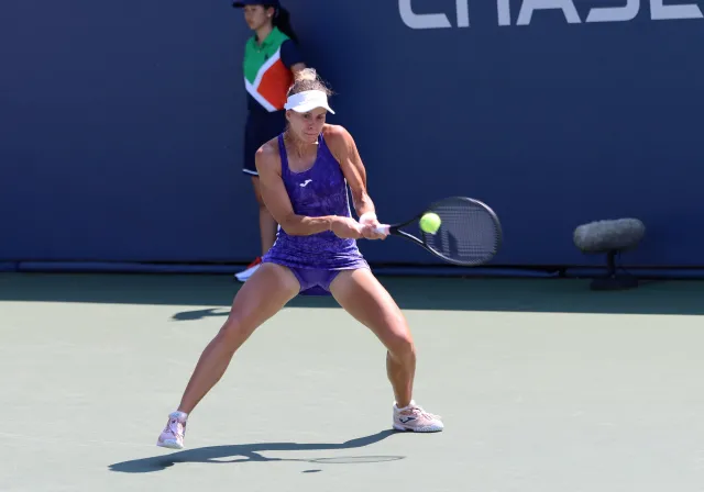 Raducanu nie pozostawiła złudzeń. Linette bezradna w ćwierćfinale