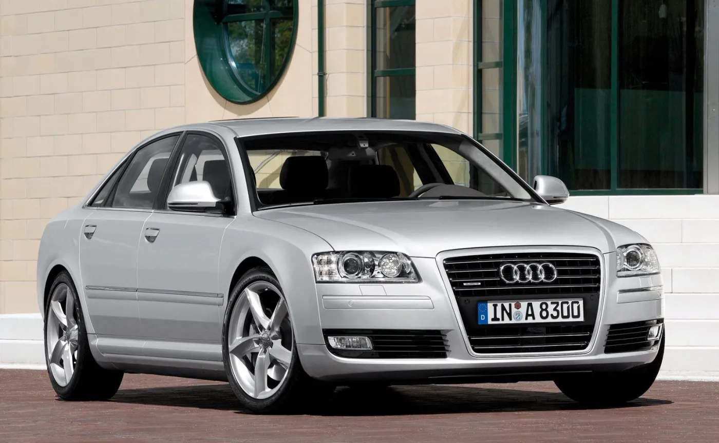 1-audi-a8-2-37535696.jpg