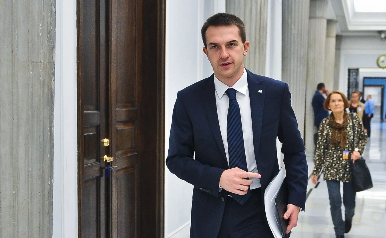 Szef Nowoczesnej: Szkoła jest po to, by zajmować się nauką, a nie propagandą