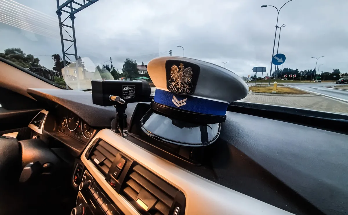 4-policja-3-37560091.jpg