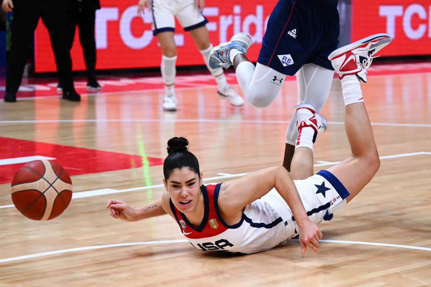 28. z rzędu wygrana USA, "derbowy" półfinał mistrzostw świata z Kanadą