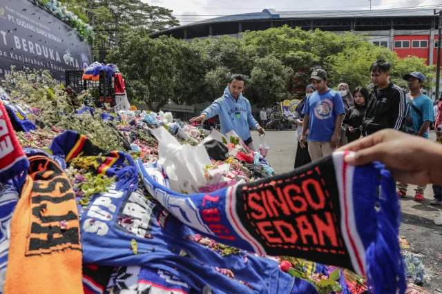 Wzrosła liczba ofiar tragedii na stadionie piłkarskim w Indonezji