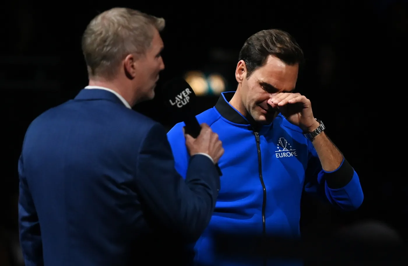 Roger Federer płakał na korcie. Szwajcarski tenisista zakończył karierę [WIDEO]