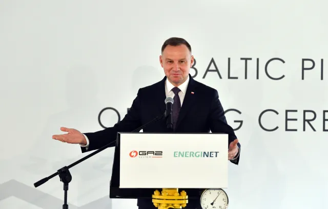 Duda na otwarciu Baltic Pipe: Trudno się wzruszać nad fragmentami instalacji gazowej, ale...
