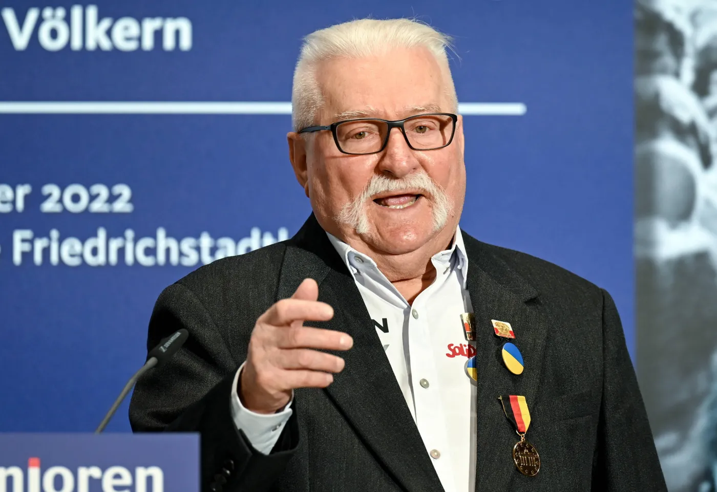 Wałęsa uhonorowany w Berlinie. W przemówieniu wezwał Niemcy do przewodzenia w ratowaniu Europy
