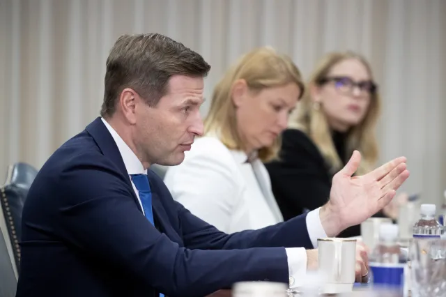 Minister obrony Estonii ostrzega w Pentagonie: W tyle czasu Rosja może odbudować armię