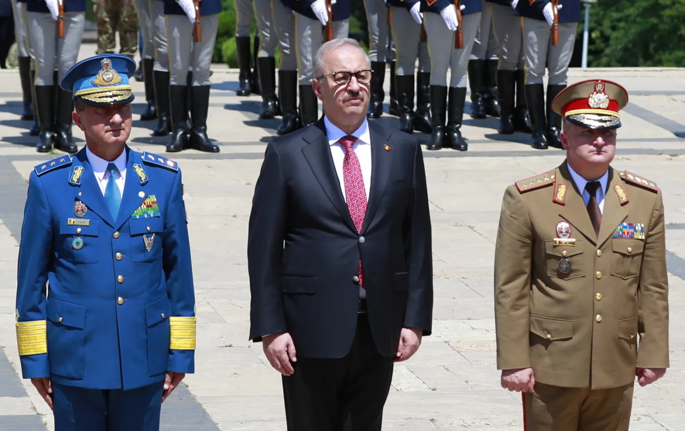 W Rumunii minister obrony podał się do dymisji. Media: Powodem jego sugestie, by szukać porozumienia z...