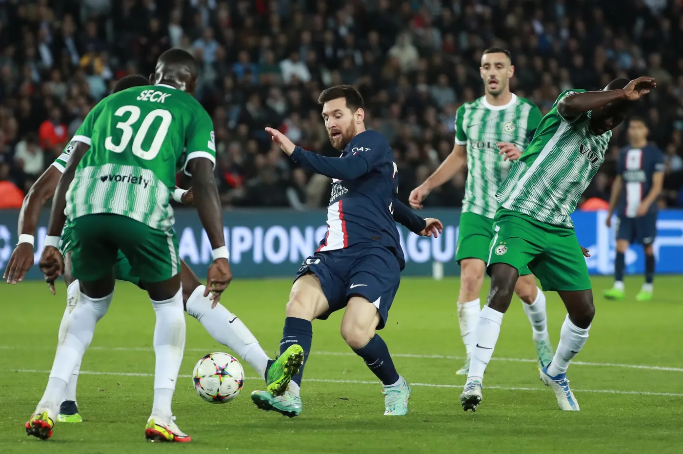 Koncert PSG, wpadka Realu, kosmiczne pudło piłkarza Szachtara [WIDEO]