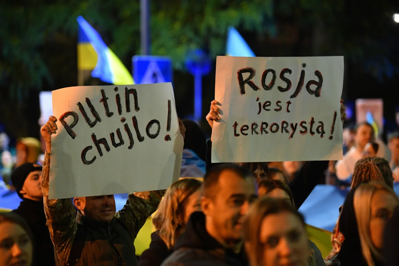 Manifestacja pod ambasadą Rosji w Warszawie. "Terroryści, terroryści, terroryści!"