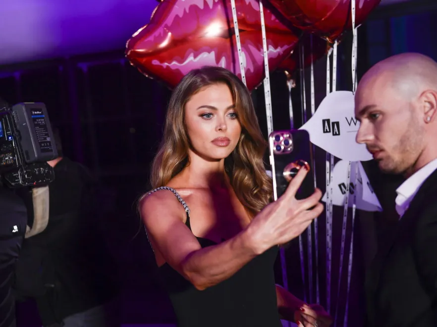 Joanna Opozda chciała zabłysnąć minimalizmem. Stylistka nie pozostawiła na niej suchej nitki... FOTO