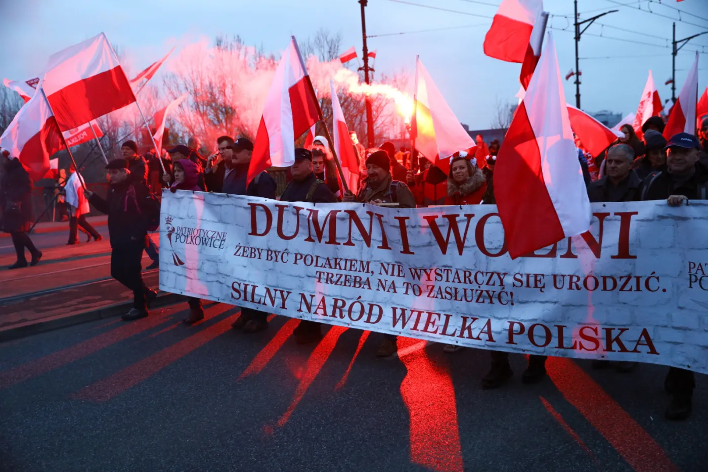 Marsz Niepodległości. "Czy da się jeszcze coś zrobić i czy ma to w ogóle sens"