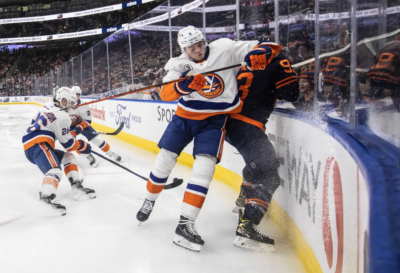 Islanders pokonali obrońców tytułu, choć przegrywali już 0:3 [WIDEO]
