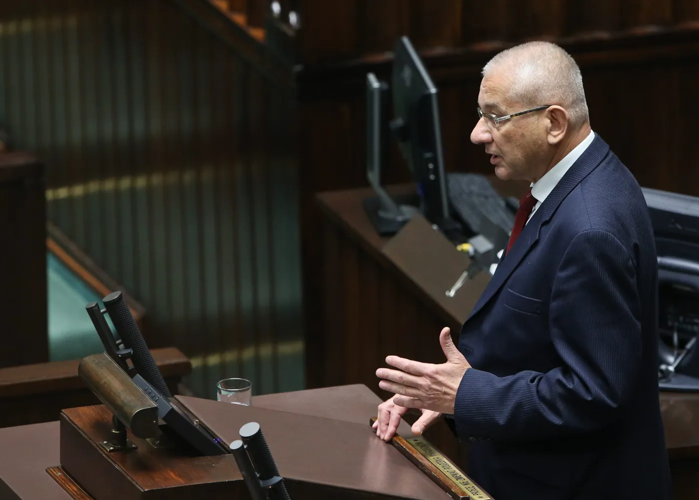 Armia przegrywa z wojną polsko-polską. Ludwik Dorn już lata temu wskazywał rozwiązanie problemu