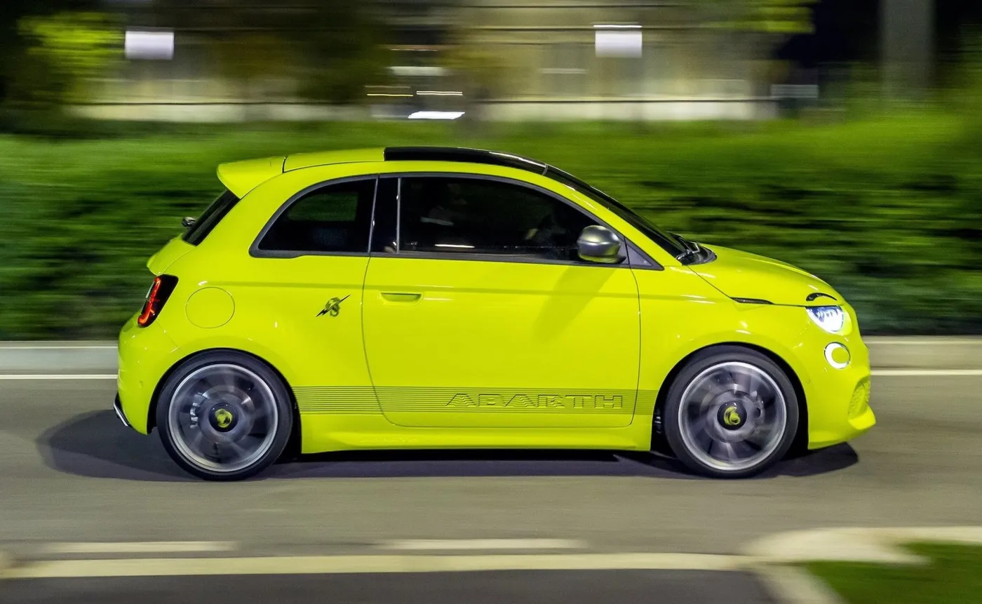 abarth-500e-37630309.jpg