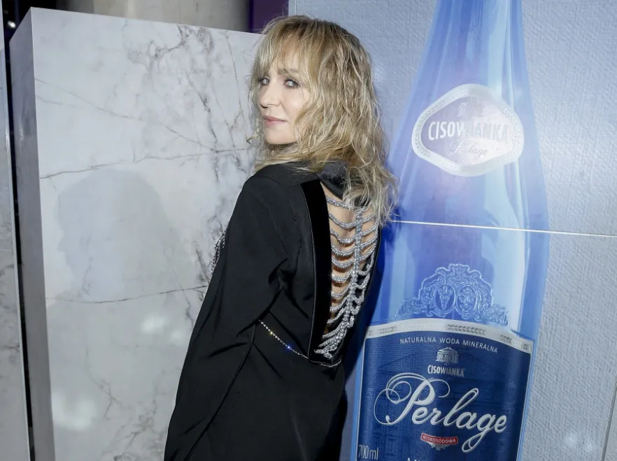 Bielizna w roli ubrania: Anna Wyszkoni w... kryształowym staniku. FOTO