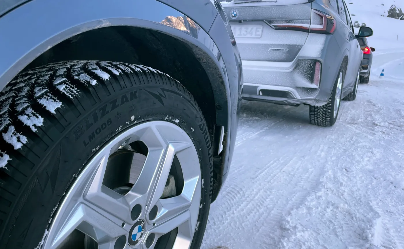 Opony zimowe czy całoroczne? Nie tylko cena robi różnicę