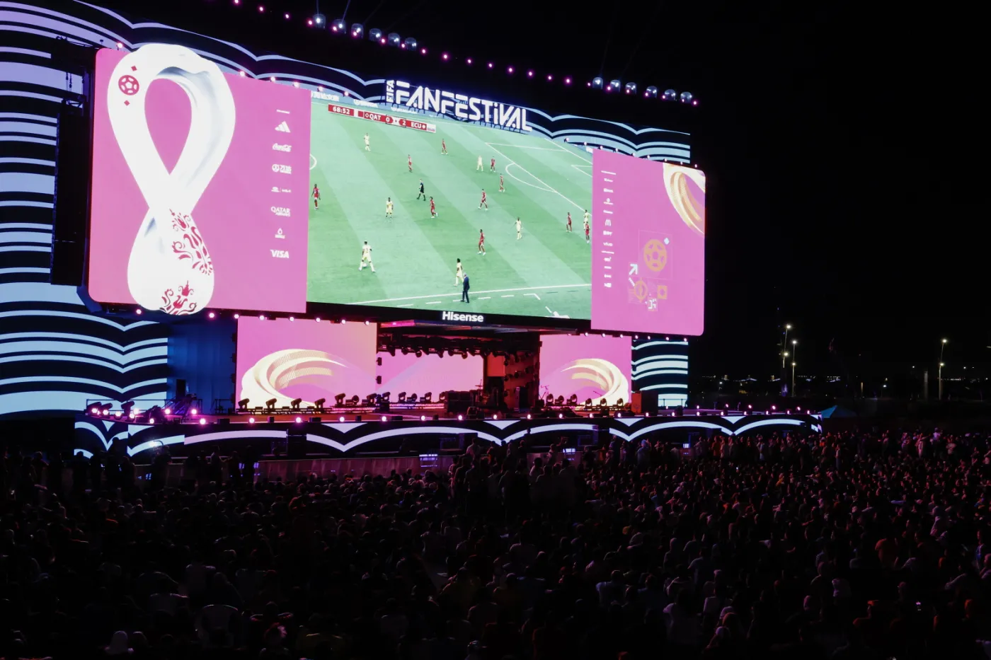 Zamieszanie w Strefie Kibica w Dausze. Interwencja policji. "To było niebezpieczne..."