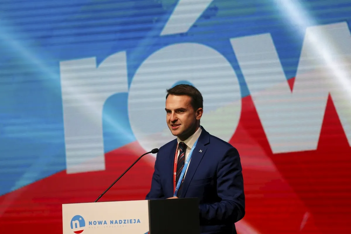 "Dzika determinacja Macierewicza składa się w smutną, czytelną całość"