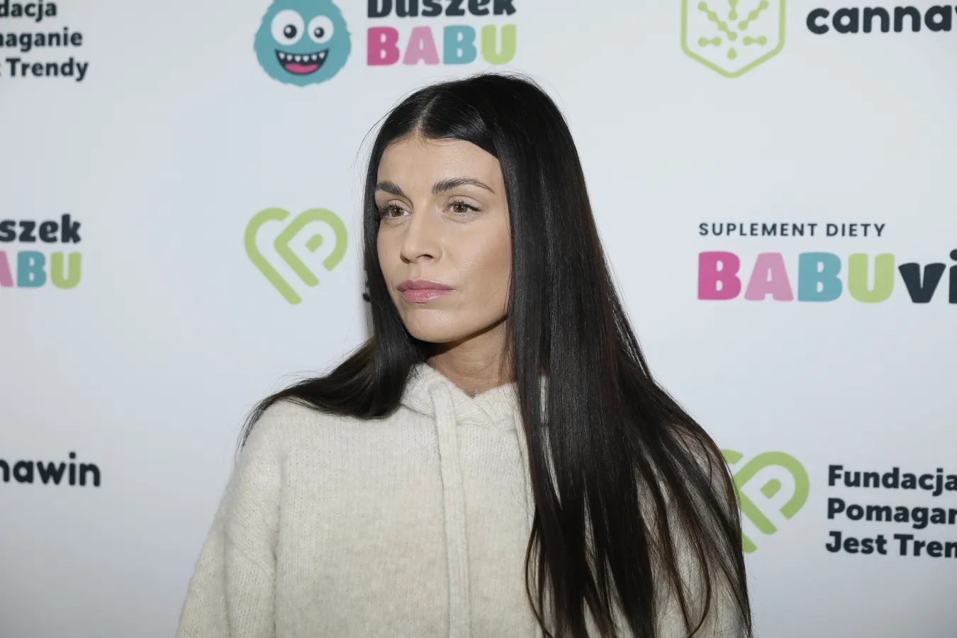 Magda Stępień publikuje zdjęcie figurki Matki Boskiej i prosi o modlitwę [FOTO]