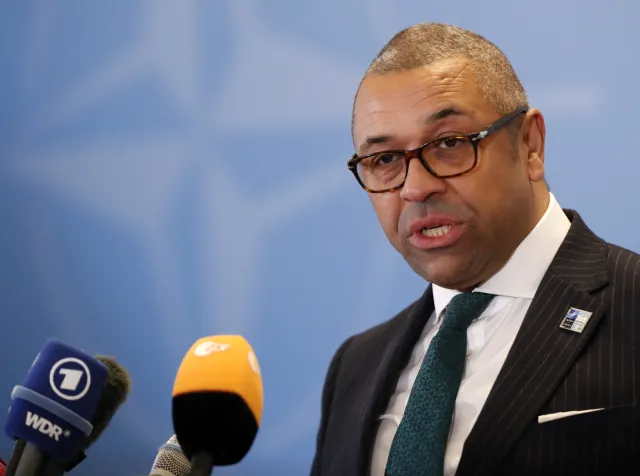 Szef brytyjskiego MSZ dla DGP: Putin próbuje zamrozić Ukraińców, by się poddali