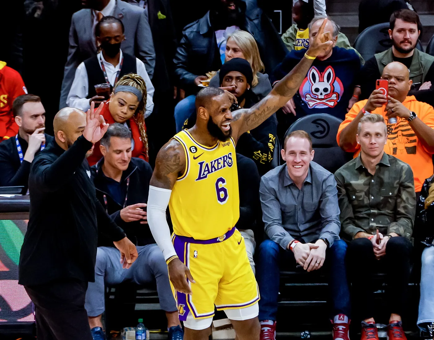 LeBron James zdobył 47 punktów w swoje 38. urodziny [WIDEO]