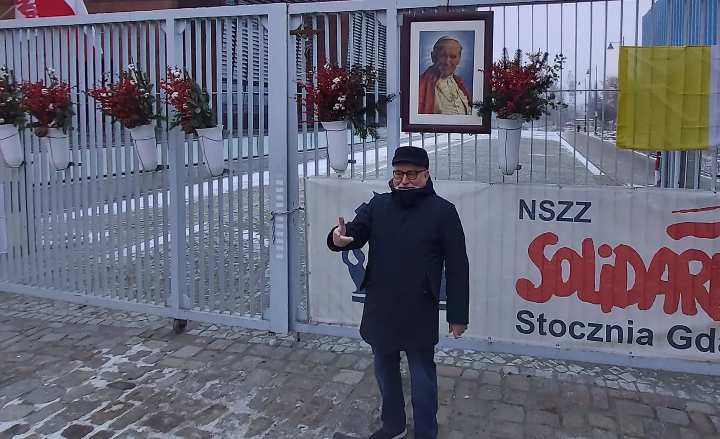 Kiedy Wałęsa złoży kwiaty razem z "Solidarnością"? Były prezydent podał warunek