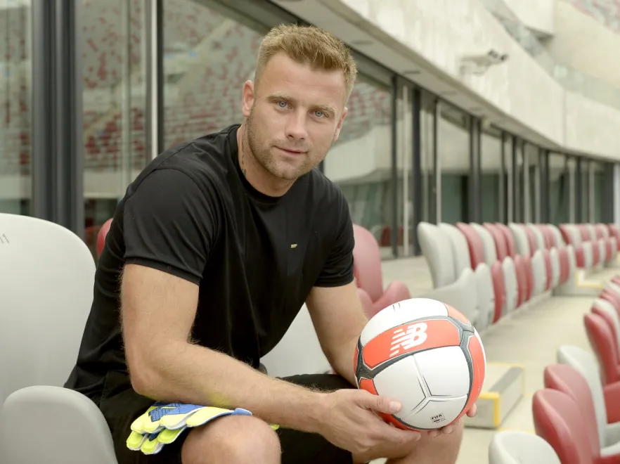 To się nazywa METAMORFOZA. Fani nie poznają, ale komplementują Artura Boruca [FOTO]