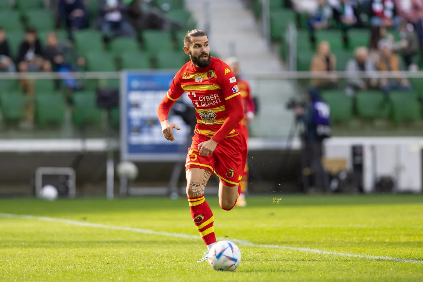Jagiellonia sprzedała stopera. Bogdan Tiru wraca do Rumunii