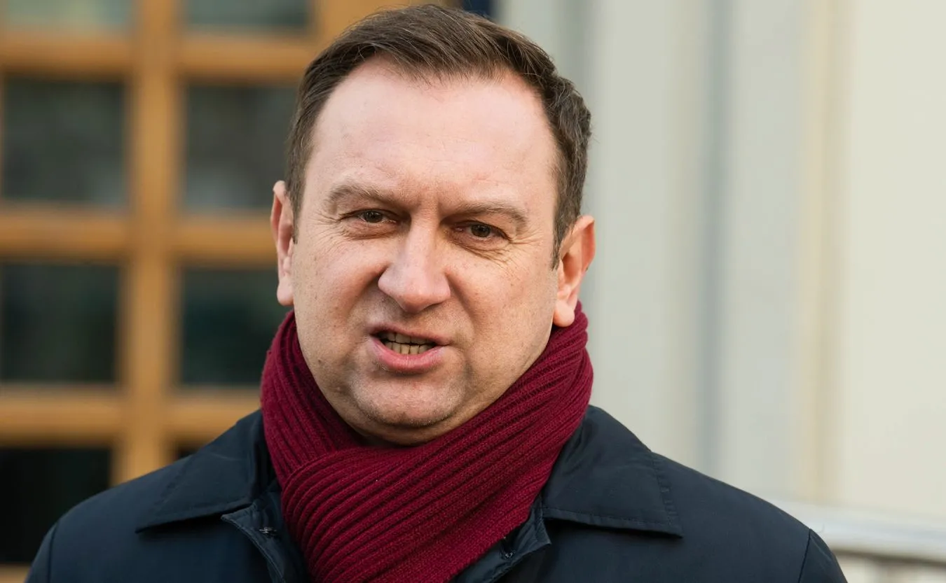 Trela: Obajtek rżnął Polki i Polaków na kasę. Zysk Orlenu przeznaczą na wybory