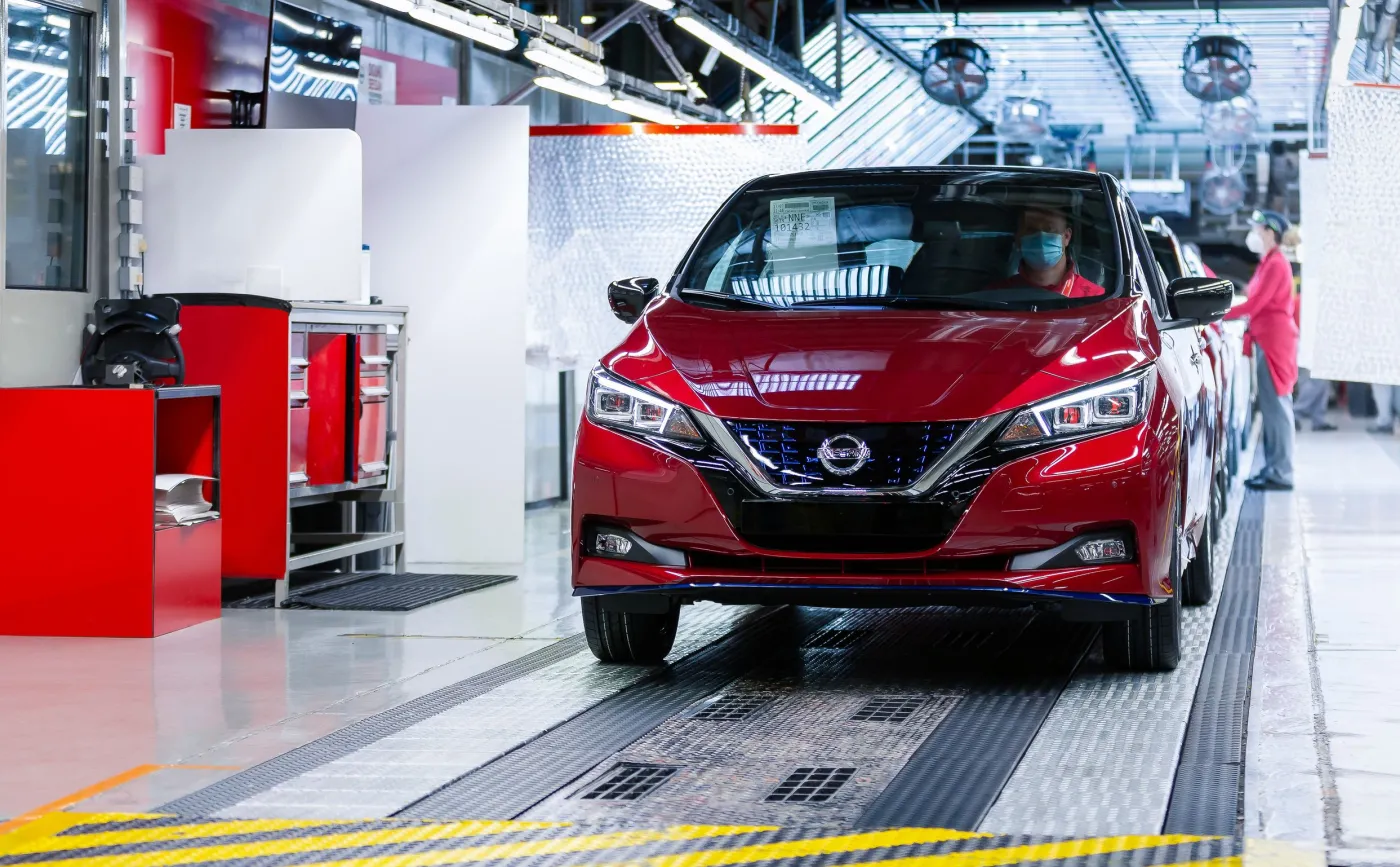 Nissan, BMW i Tesla hitem w Polsce. To NOWY rekord, auta na prąd biją diesla