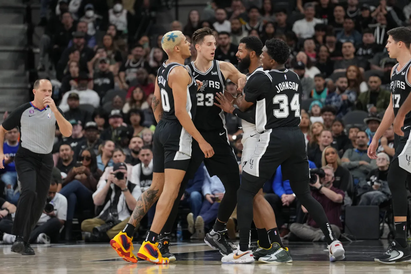 Jeremy Sochan rzucił 16 punktów, Spurs lepsi od Nets [WIDEO]