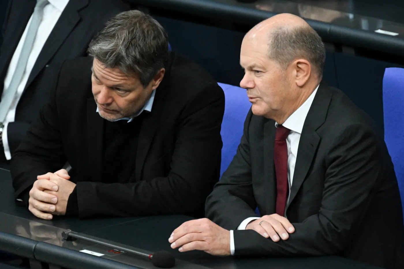 Niemieckie czołgi dla Ukrainy. Opozycja krytykuje w parlamencie kanclerza Scholza