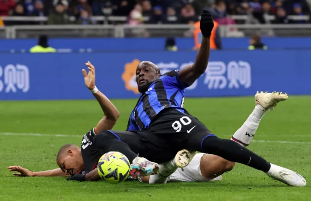 Inter rządzi w Mediolanie. AC Milan nie oddał nawet jednego celnego strzału [WIDEO]