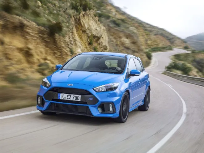 6_ford2016_focusrs_03.jpg